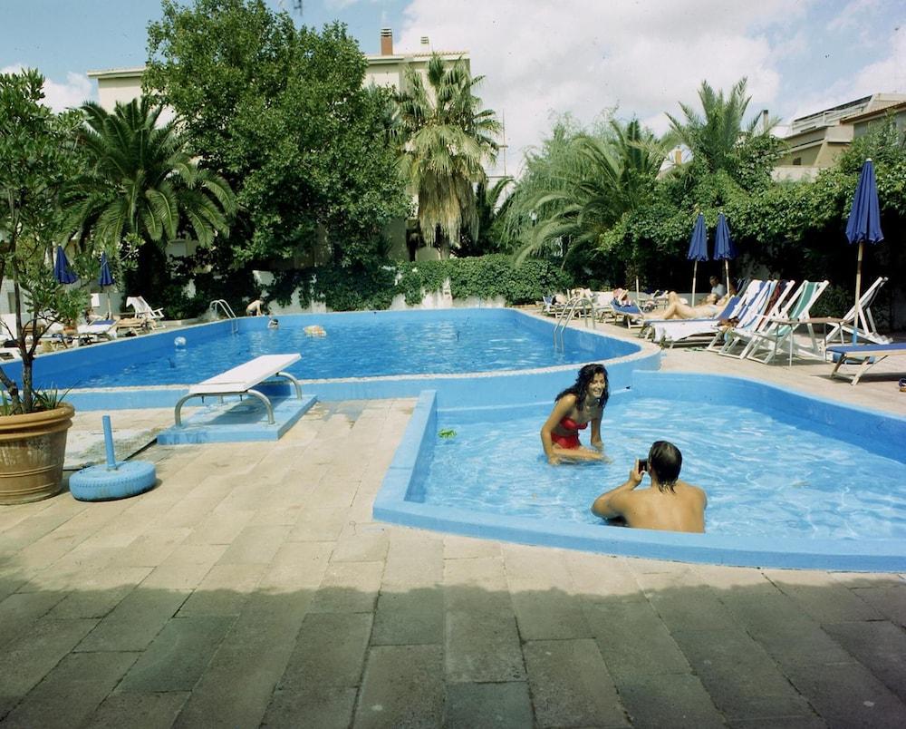 Hotel Riviera ألغيرو المظهر الخارجي الصورة